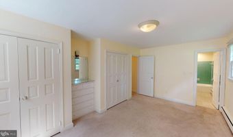 4740 34TH St N, Arlington, VA 22207