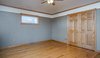 104 Lakewood Dr, Antioch, IL 60002