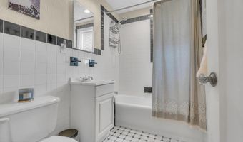 400 Deal Lake Dr 7C, Asbury Park, NJ 07712