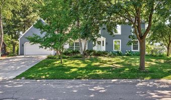 8906 138th Street Ct, Apple Valley, MN 55124
