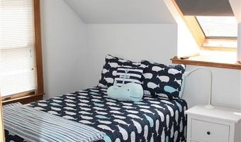 9 Rosita Ave, Bristol, RI 02809