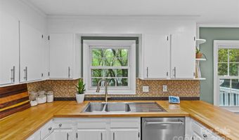 2418 Ainsdale Rd, Charlotte, NC 28226