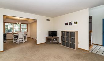 806 Vermont Cir, Ames, IA 50014