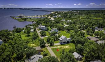 112 Leopold St, Bay St. Louis, MS 39520