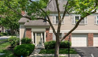 2452 E Hunter Dr, Arlington Heights, IL 60004