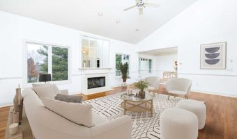 16 Thistle Holw 16, Avon, CT 06001