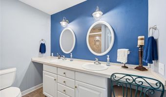 1280 Surfside Cir, Aurora, OH 44202