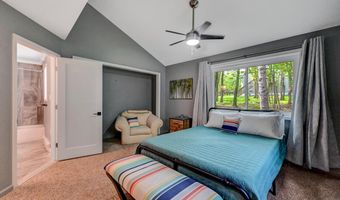 227 Valley View Dr, Albrightsville, PA 18210