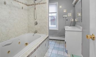 366 Wood St, Bristol, RI 02809