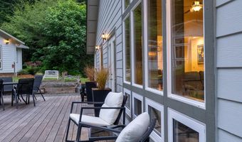 186 Lindholm Ln, Arcata, CA 95521
