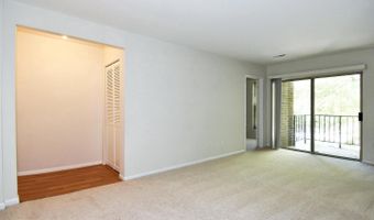 3302 WOODBURN VILLAGE Dr 23, Annandale, VA 22003