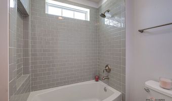 705 N Kaspar Ave, Arlington Heights, IL 60004