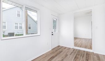 105 W Benton, Andrew, IA 52030