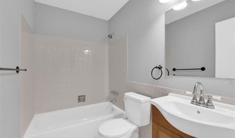 13351 Hiddencrest Ln, Ballwin, MO 63021