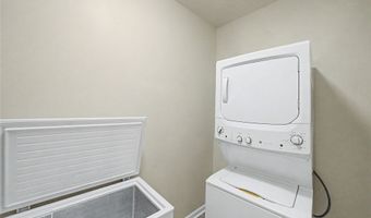 1427 34th Ave SW 213, Altoona, IA 50009