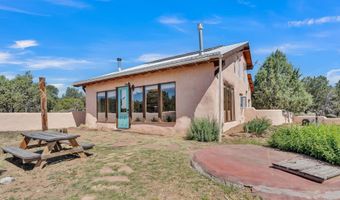77 North Rd, Carson, NM 87517