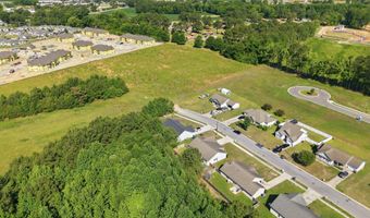 322 Tamarack Dr, Ayden, NC 28513