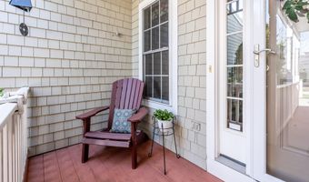 8 Hollyhock Knoll Ct 8, Bourne, MA 02532