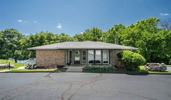 2370 Hidden Meadow Ln, Ballwin, MO 63021