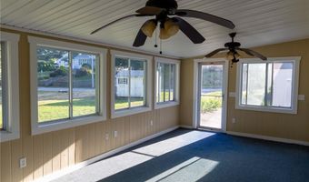 9 Cannon St, Cranston, RI 02920