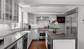 3825 INGOMAR St NW, Washington, DC 20015