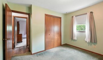 907 S Superior St, Angola, IN 46703