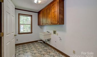 589 White Pines Cir, Camden, SC 29020