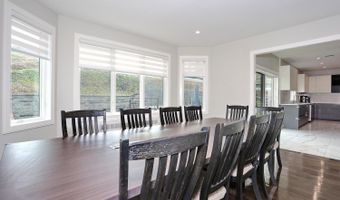 13 Autumn Ct, Airmont, NY 10901