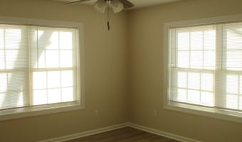 390 Bay St, Baxley, GA 31513