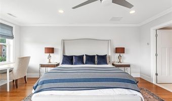 100 Algonquin Rd 5, Narragansett, RI 02882