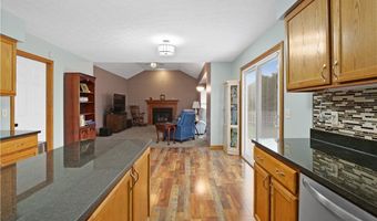 915 Red Tailed Ln, Amherst, OH 44001