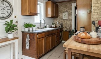 517 W 3rd St, Anderson, MO 64831