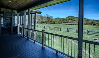 214 Pasture Ln, Banner Elk, NC 28604