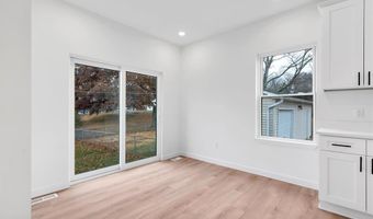 453 Rosedale Ter, Ballwin, MO 63021