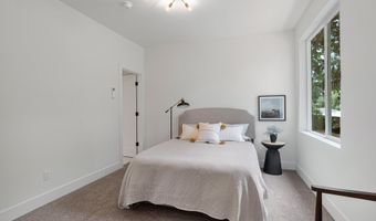 5069 SE KING Rd C, Milwaukie, OR 97222