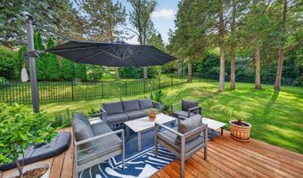 11923 Devonshire St, Algonquin, IL 60102