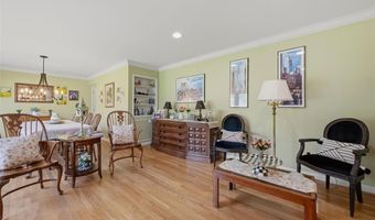 409 Mayfair Dr, Ballwin, MO 63011