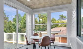 5617 23RD St N, Arlington, VA 22205