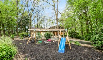 17 Point Ln, Arcadia, IN 46030