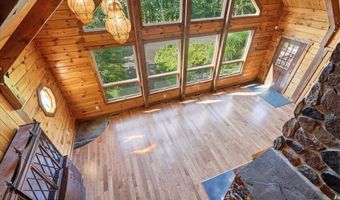 14 E Point Rd, Albrightsville, PA 18210