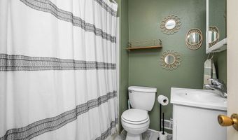 1427 Mattern Ave, Des Moines, IA 50316
