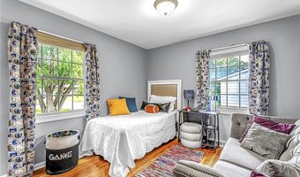 52 Bucyrus Dr, Amherst, NY 14228