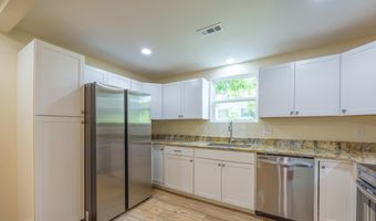 215 Sunset Dr, Athens, TN 37303