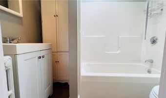 105 Bliss Rd, Newport, RI 02840