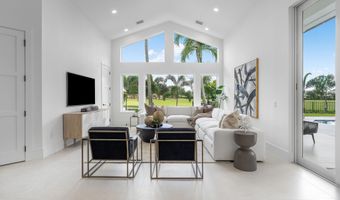 100 Glenbrook Ct, Atlantis, FL 33462