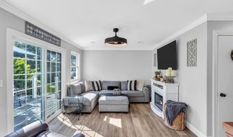 23 Pelican Dr, Bayville, NJ 08721