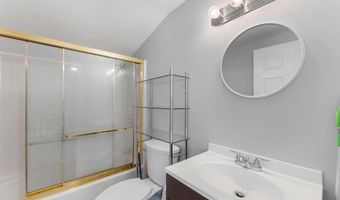 2 Cortland Cir, Bangor, ME 04401