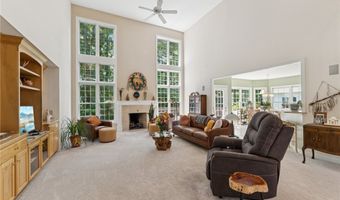 915 Cimarron Oval, Aurora, OH 44202