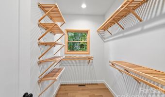 31 Grindstaff Dr, Asheville, NC 28803