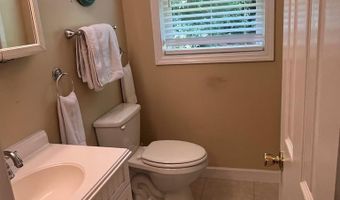 9 Apalachee St, Apalachicola, FL 32320